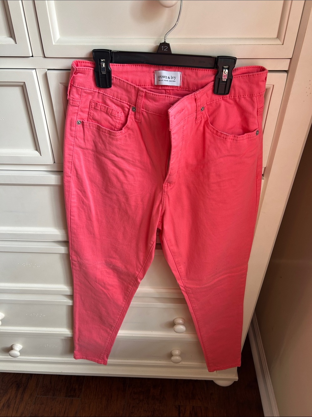 crown & ivy Coral Pink Cropped Ankle Jeans